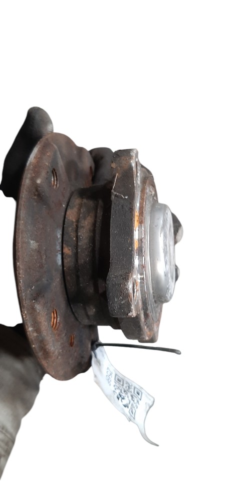 Cubo roda dianteiro esquerdo BMW 118i 120i N46 2006 a 2012