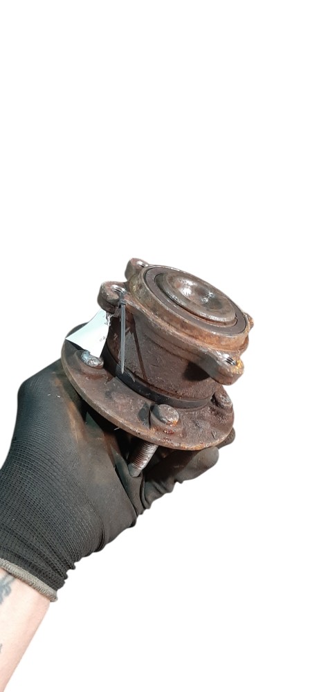 Cubo Roda Traseira Direita Chevrolet Cruze 2011 A 2016