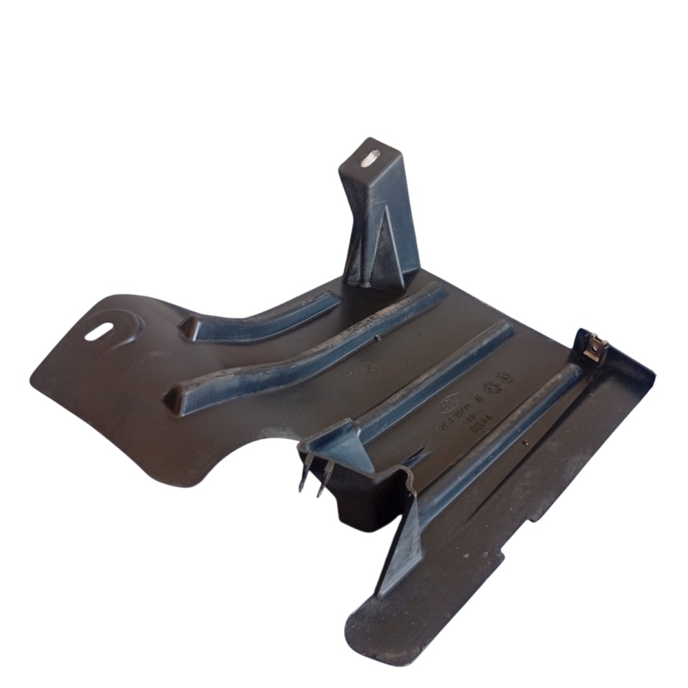 Defletor Esquerdo Suspensão Traseira Ford Focus Hatch 09/13