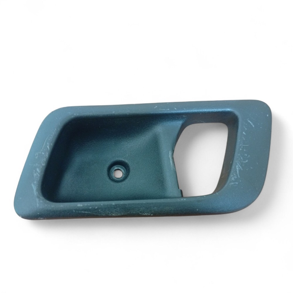 Moldura Maçaneta Interna Lado Direito Fiat Siena 2011 A 2014