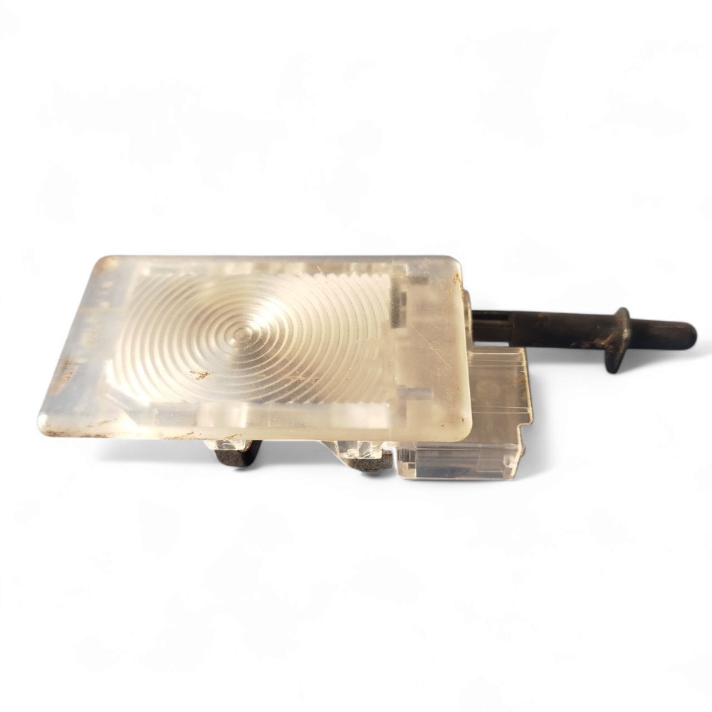 Luz Lanterna Cortesia Porta Luvas Gm Onix  2013 A 2017