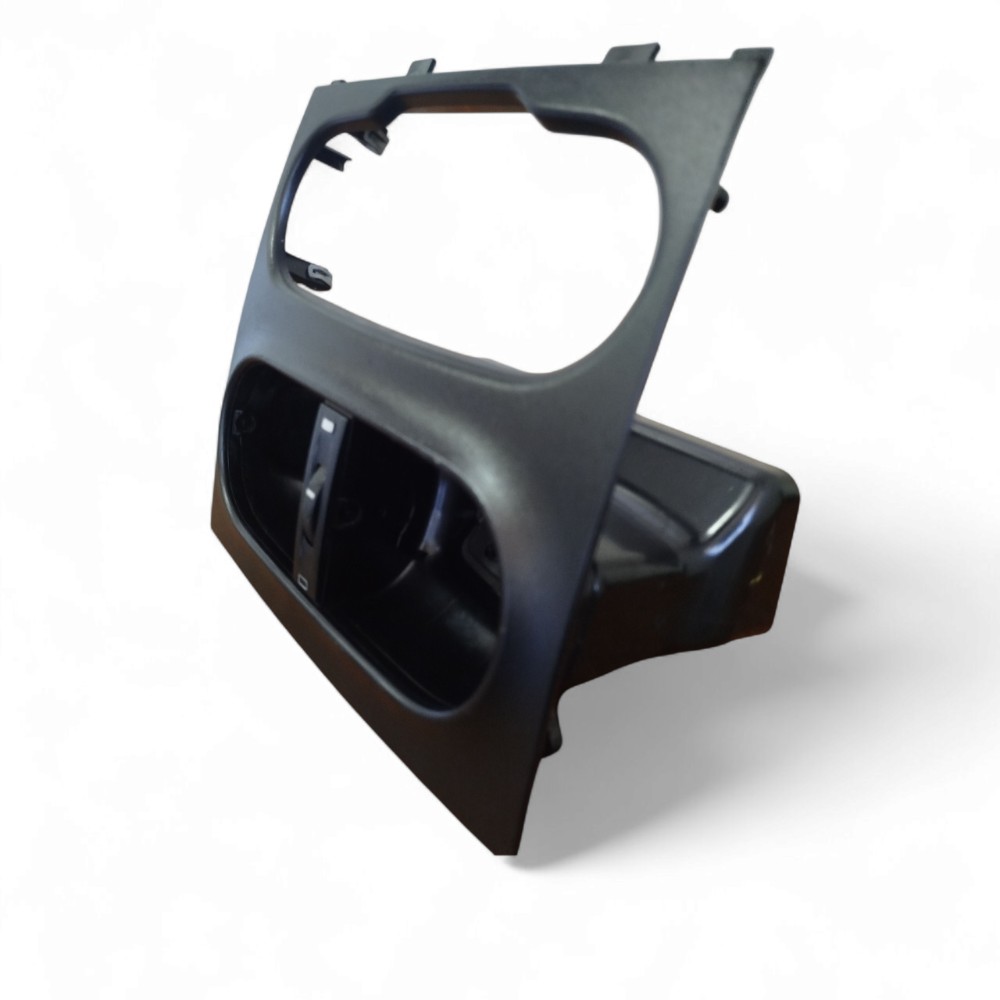 Moldura central fiat palio siena 2013 2020 Com detalhes 4