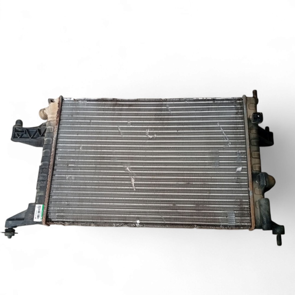 Radiador Gm Chevrolet Corsa Maxx 1.0 1.4 1.8 2002 A 2010 4