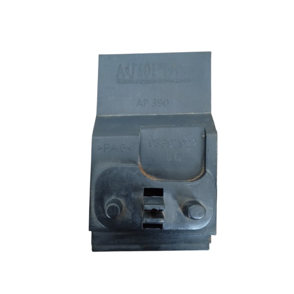 Guia Parachoque Diant Direito Gm Corsa 1996/2005 Original