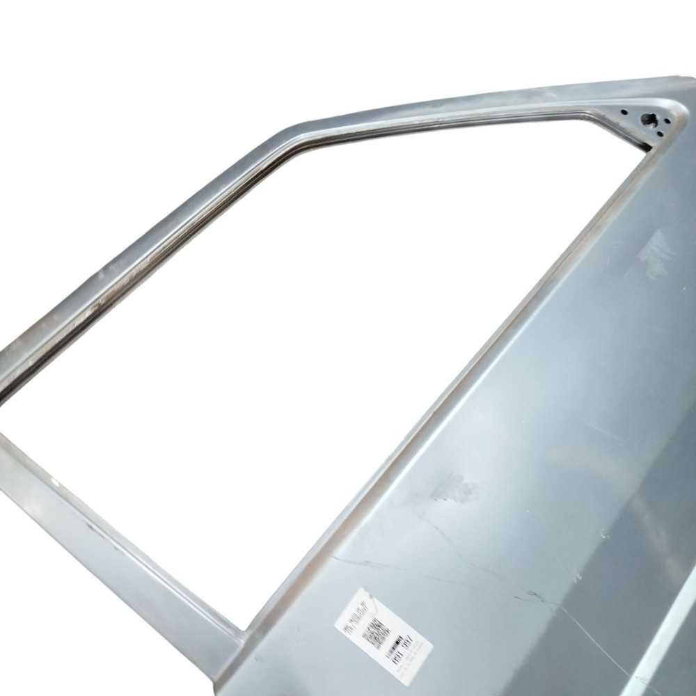 Porta Dianteira Direita Fiat Uno 1995 A 1998 Com Detalhes Dianteira Direita 3