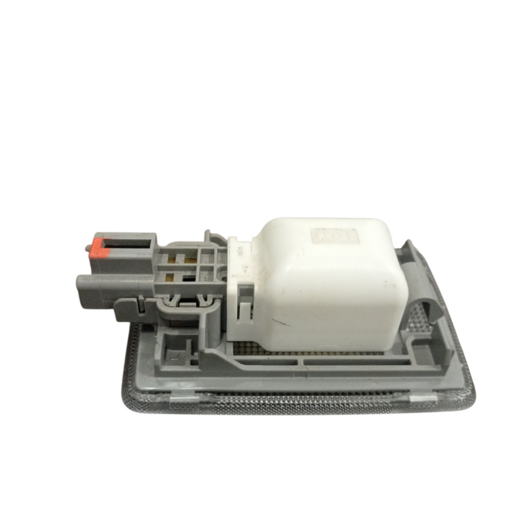 Luz cortesia traseira Toyota yaris 2020 a 2023 original 3