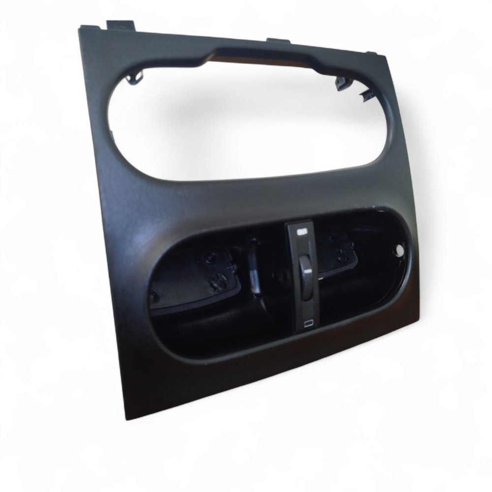 Moldura central fiat palio siena 2013 2020 Com detalhes 2