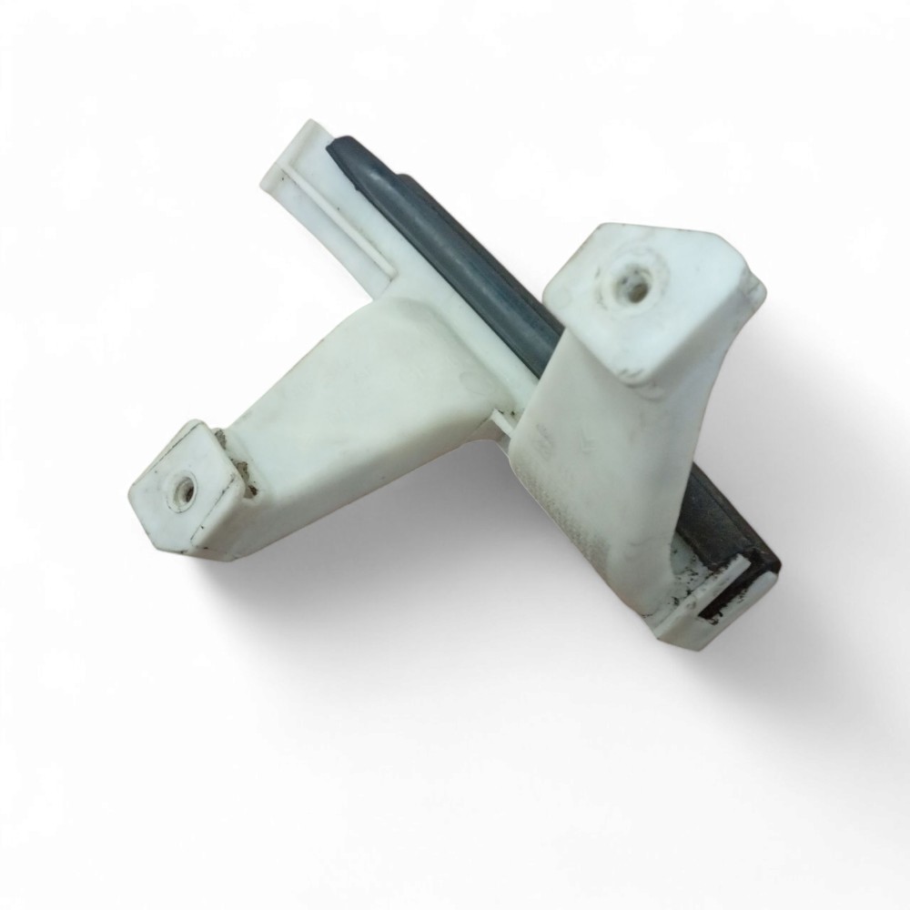 Guia Vidro Porta Traseiro Lado Esquerdo Citroen C3 2010 2011 5