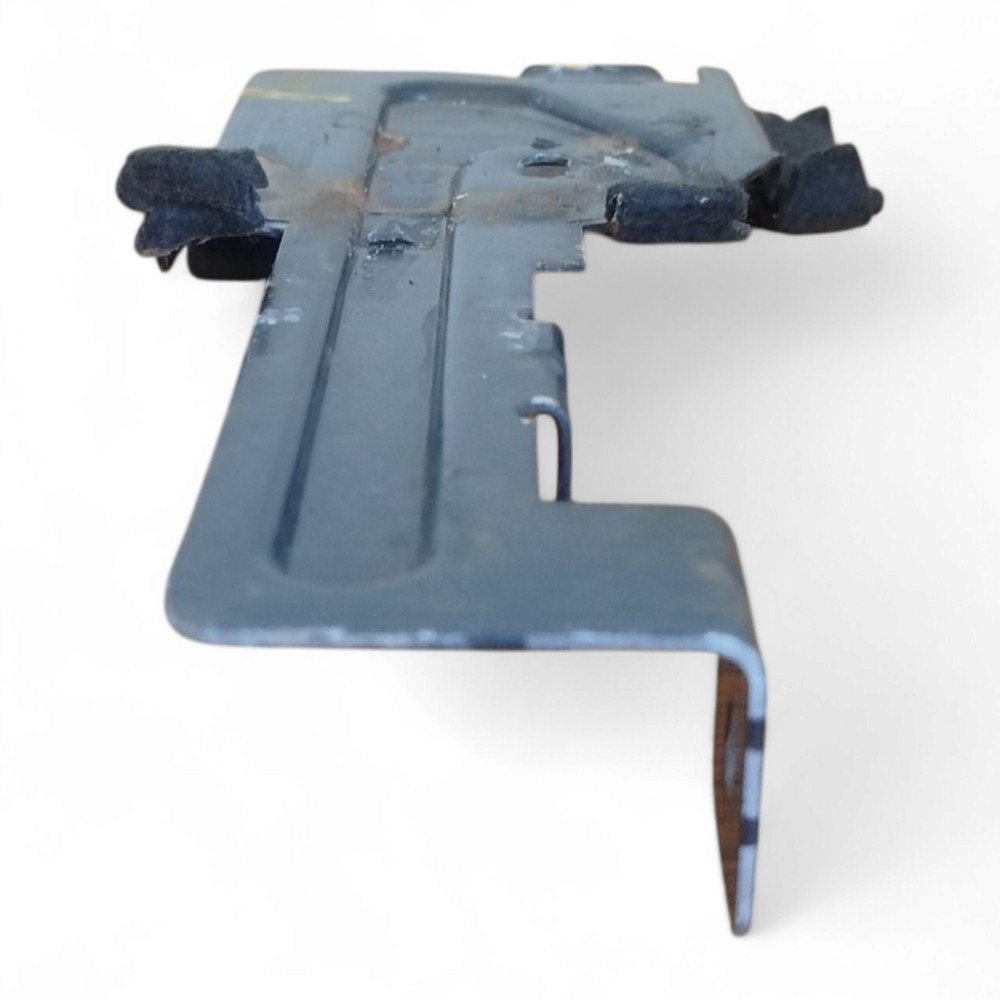 Suporte Caixa De Ar Lateral Peugeot 206 207 1999 A 2012 2