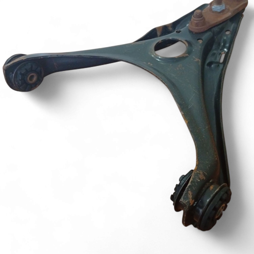 Bandeja Suspensão Dianteira Com Pivô Vw Gol Saveiro Patari