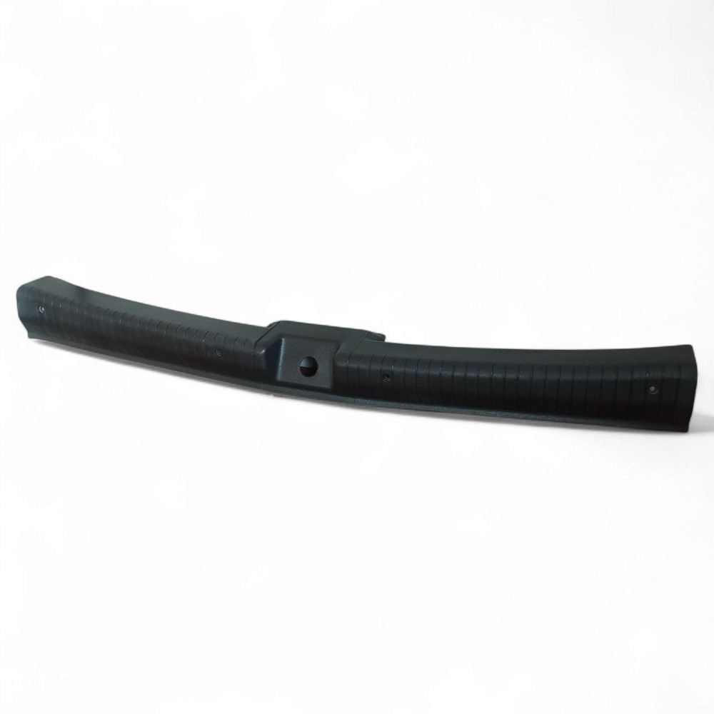 Acabamento Soleira Porta Malas Gm Corsa Wind 1996 A 2001