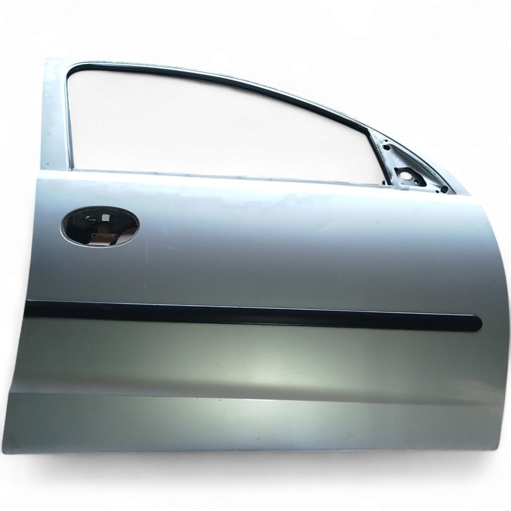 Porta Dianteira Direita Gm Corsa Sedan Max 2002 Com Detalhes