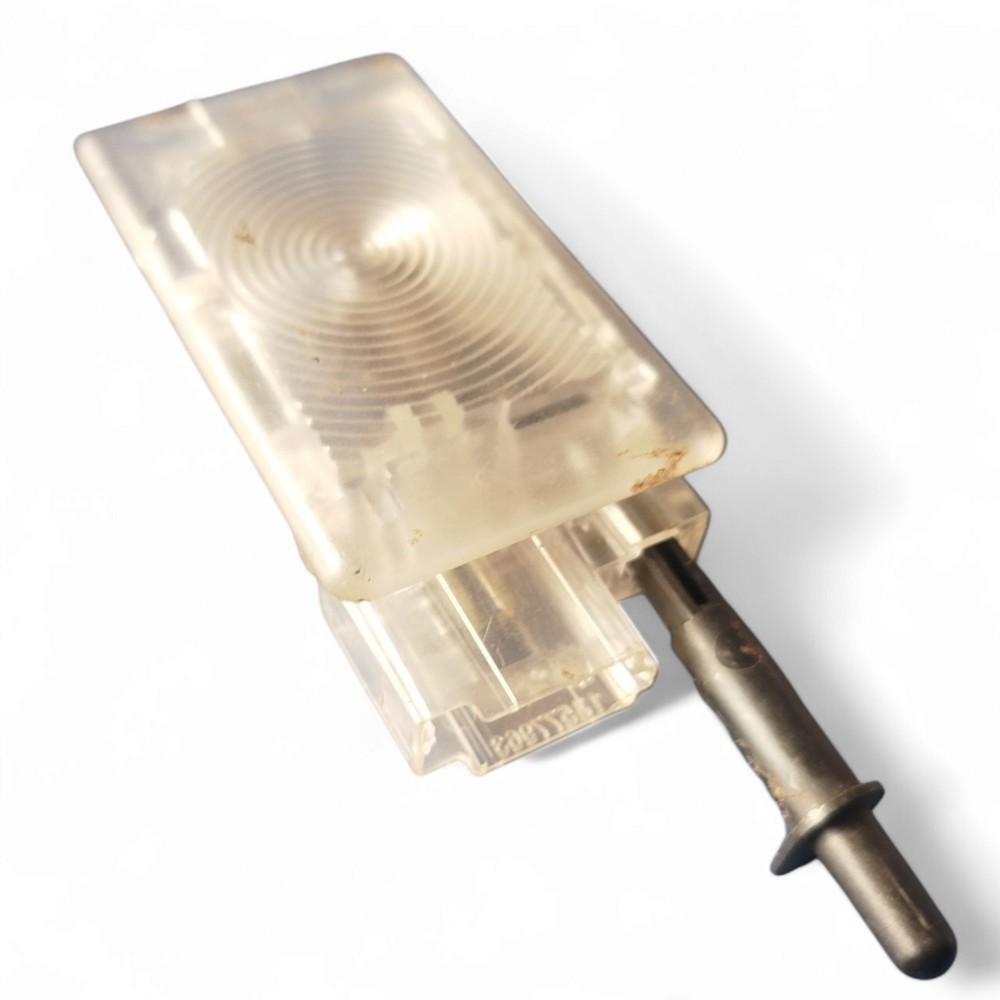 Luz Lanterna Cortesia Porta Luvas Gm Onix  2013 A 2017 2