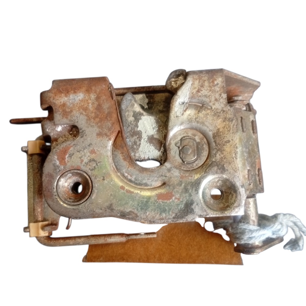 Fechadura Porta Dianteira Esquerda Gm Chevette 1983 A 1994