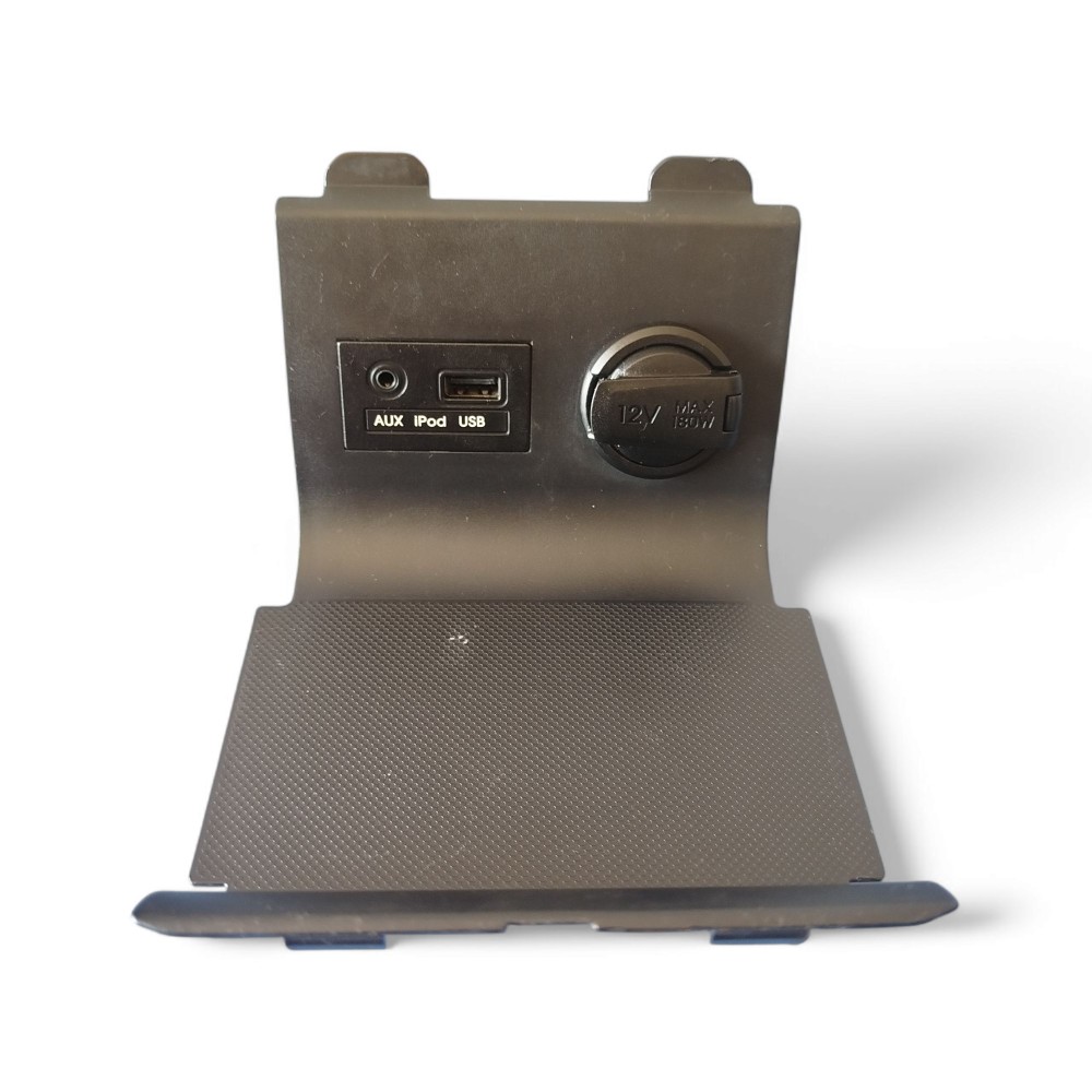 Acabamento Central Porta Usb Tomada Hyundai Hb20 2014 A 2019