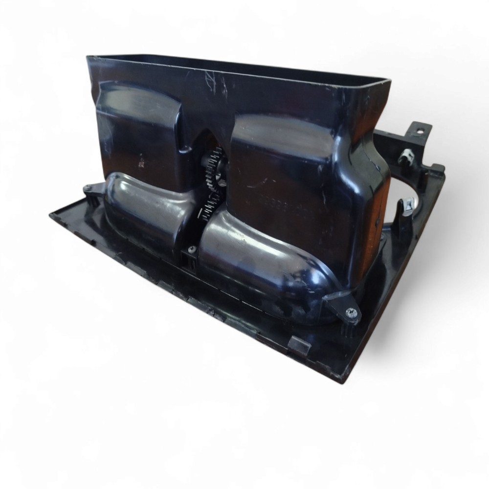 Moldura central fiat palio siena 2013 2020 Com detalhes 3
