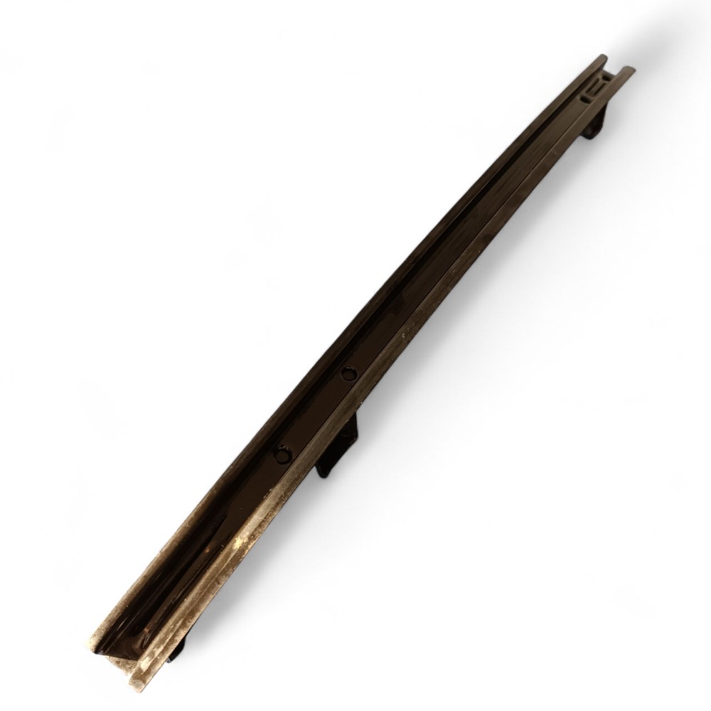 Canaleta Guia Vidro Porta Dianteira Gm Astra 4p 1999 A 2011 Preto