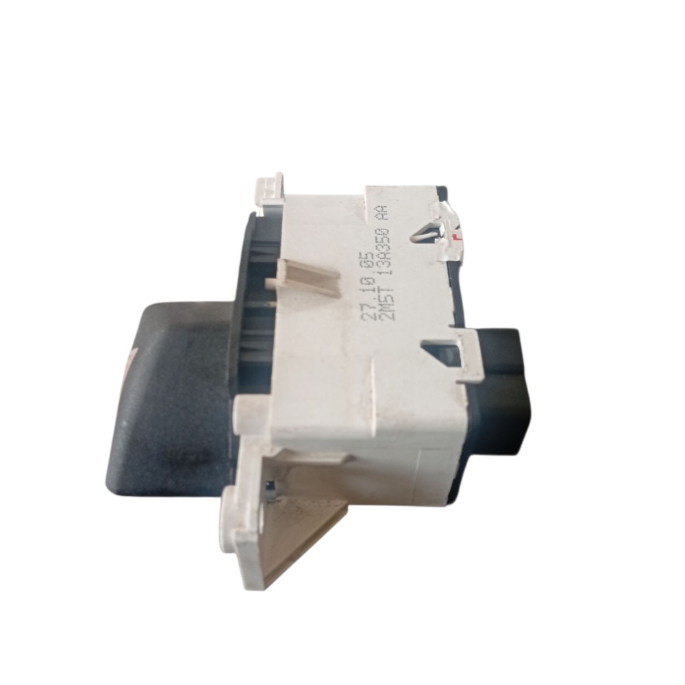 Botão Do Pisca Alerta Ford Focus 2005 A 2006 Original 4