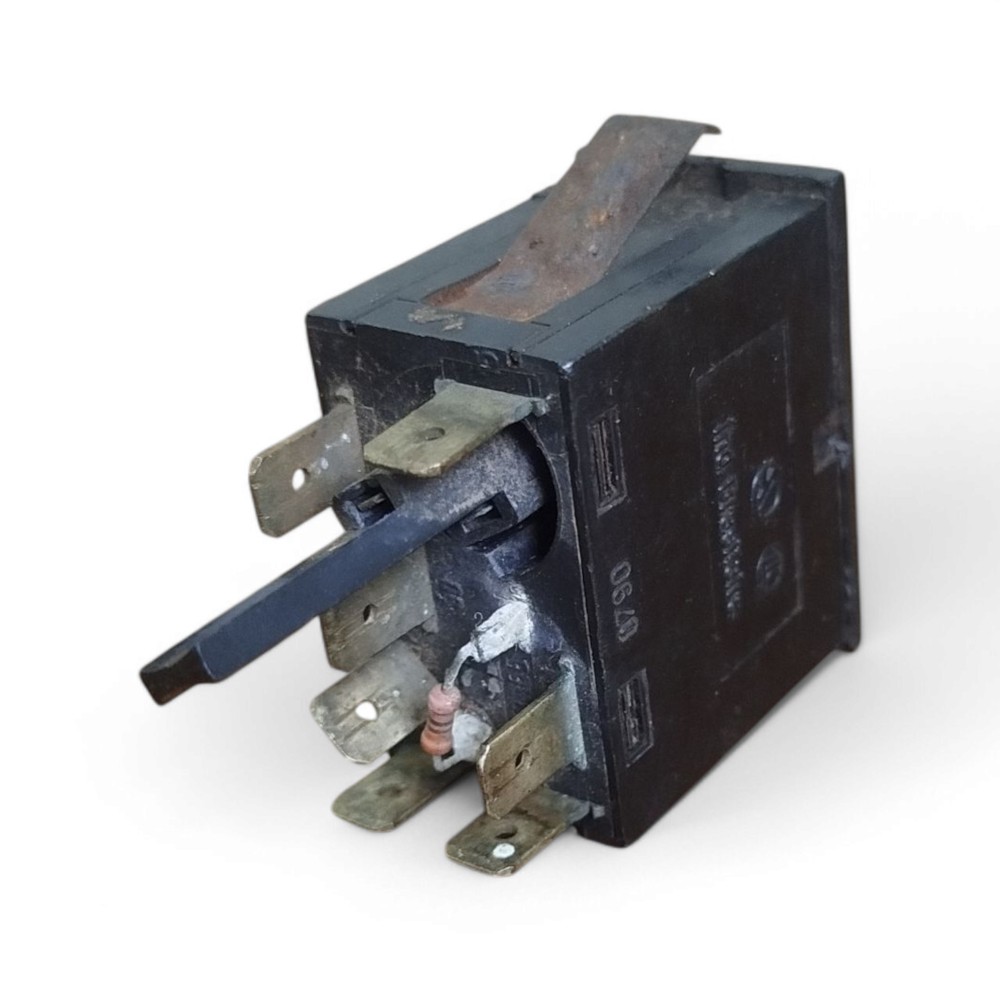 Botão Pisca Alerta Interruptor Vw Gol Voyage 1984 A 1994