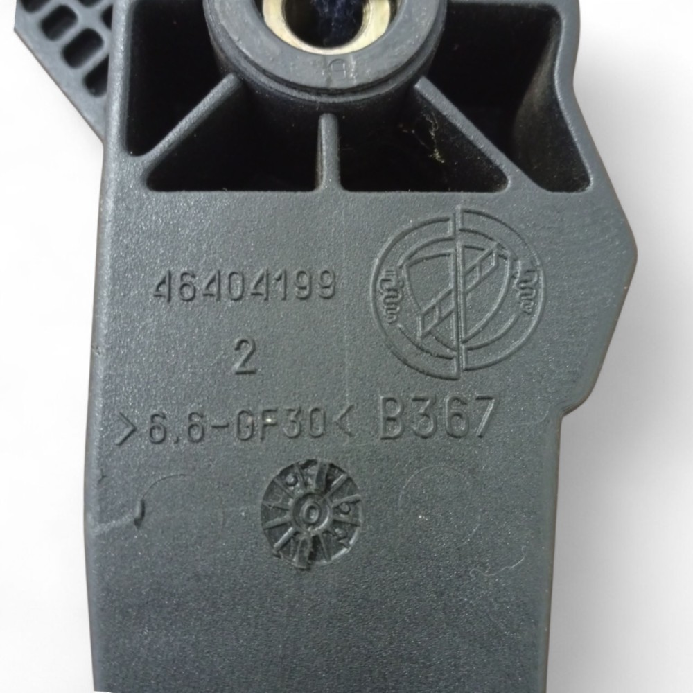Pedal embreagem FIAT BRAVA 1.6 16 2000 a 2003 com detalhe 5
