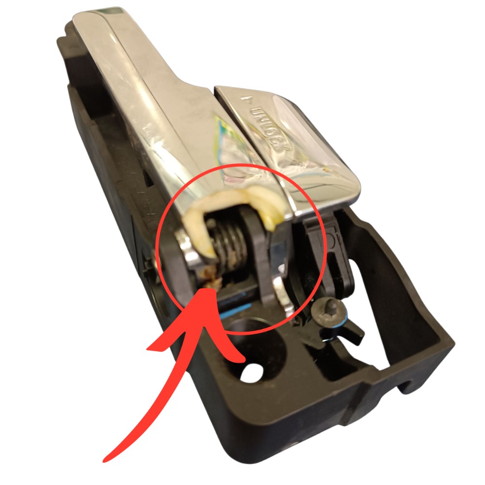 Maçaneta interna direita Ford Fusion 2009 c/detalhe