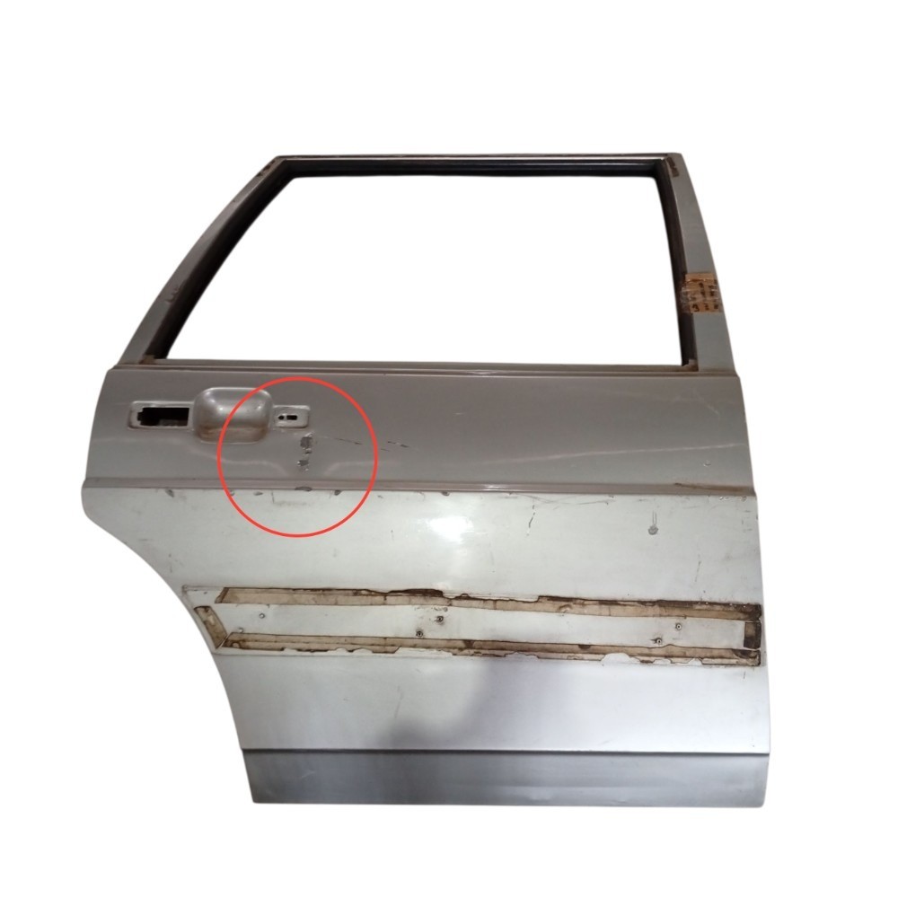 Porta Traseira Direita Vw Santana 1995 C/detalhe Traseira Direita