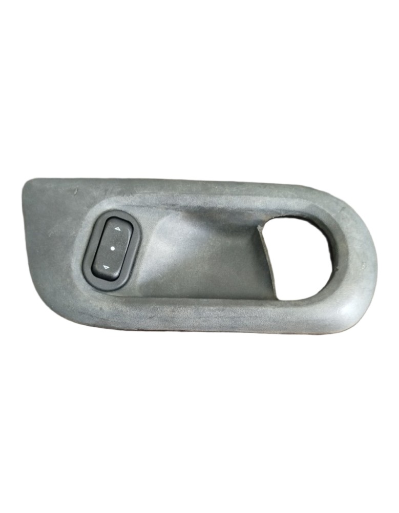 Moldura Porta Traseira Esquerda Gm Corsa 2002 9227712 Usado
