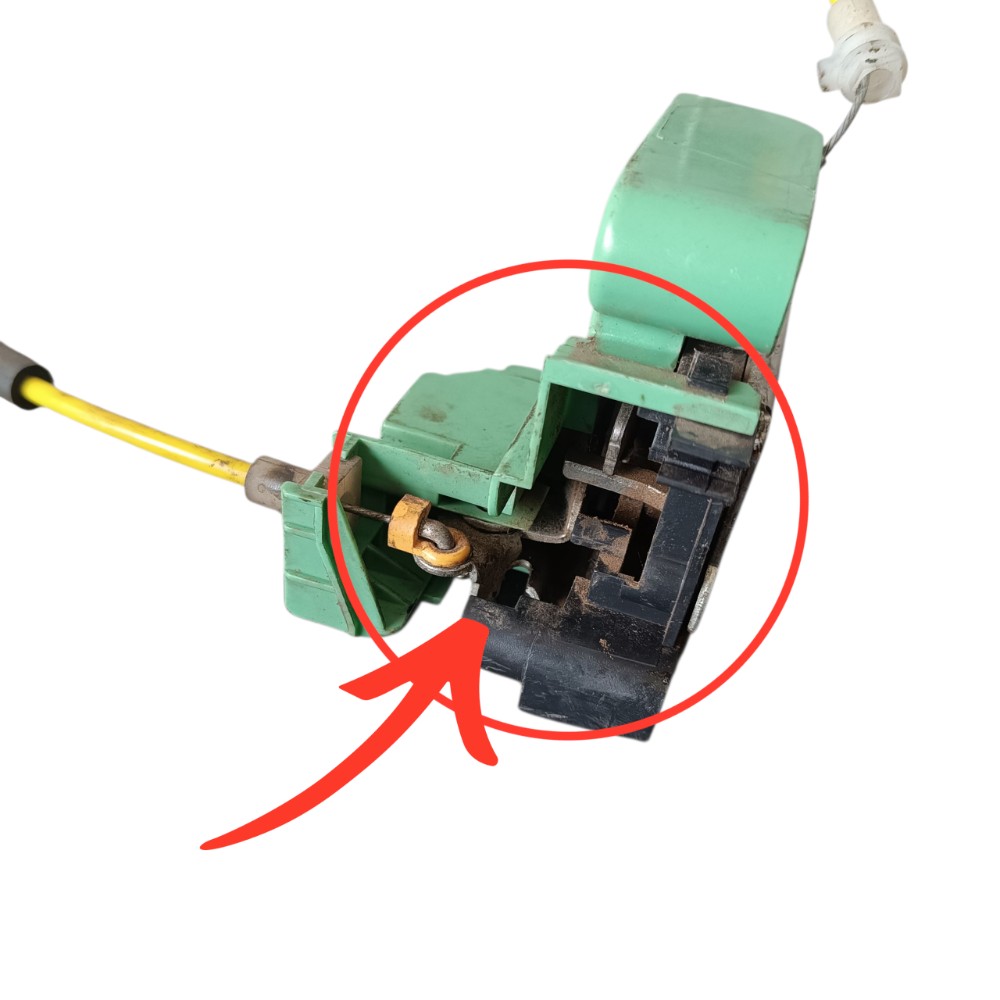 Fechadura porta traseira esquerda Fiat uno Vivace S/motor 4