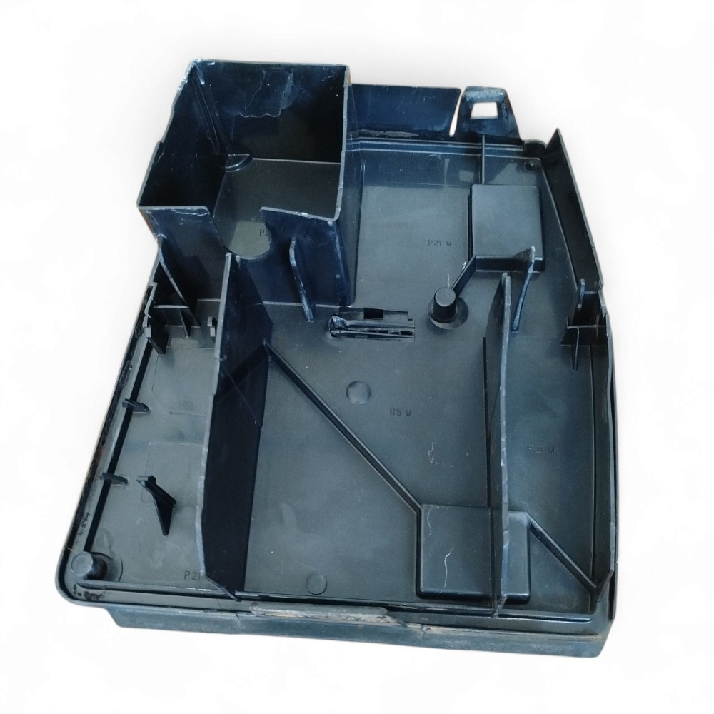 Carcaça Lanterna Traseira Direita Fiat Uno Mille 1984 A 1990