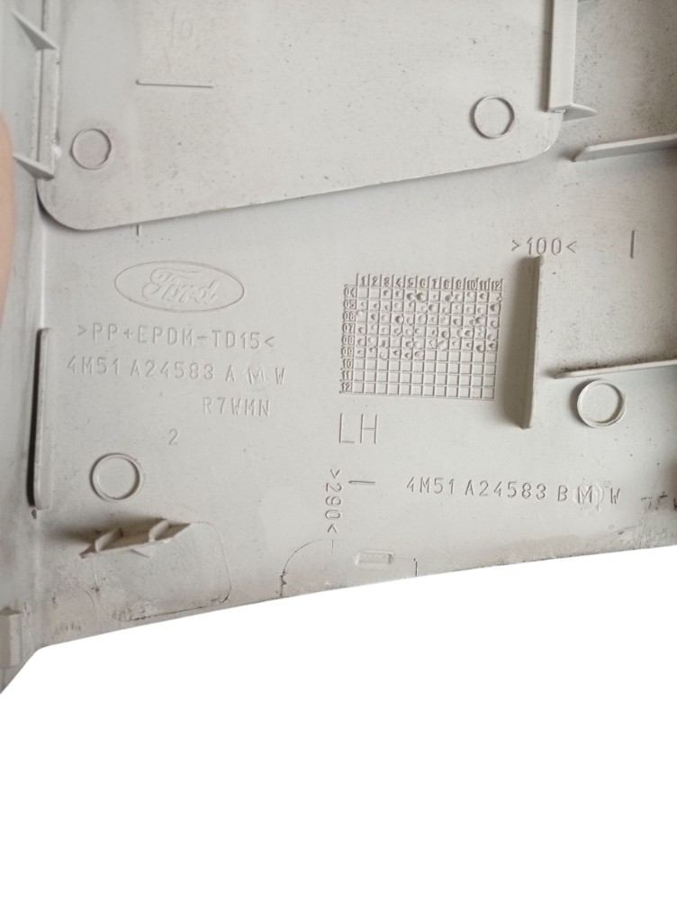 Moldura Coluna Central Esquerda Ford Focus 2009 A 2012 6