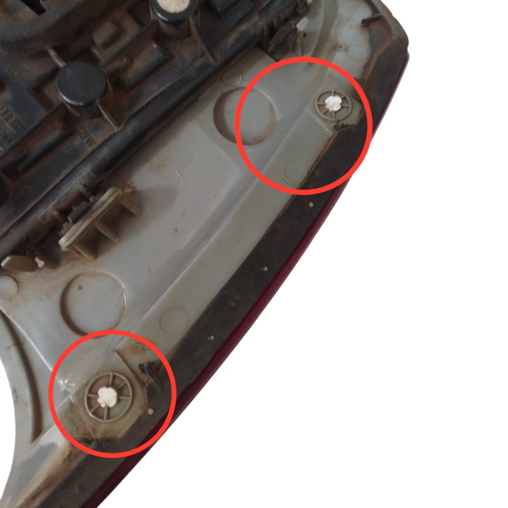 Lanterna TraS Esq c/circuito Astra Hatch 1998 A 2002 C/detalhe 4