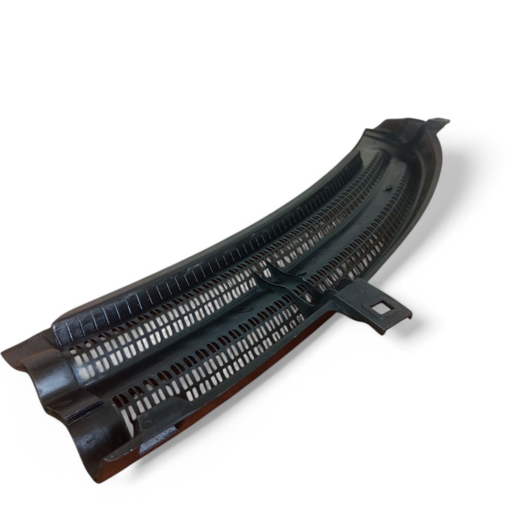 Grade Churrasqueira Lado Direito Gm Corsa 1997 A 2001