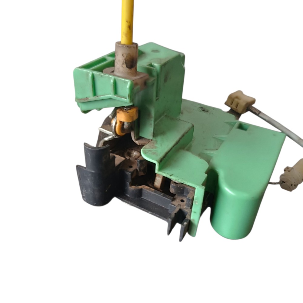 Fechadura porta traseira esquerda Fiat uno Vivace S/motor 6