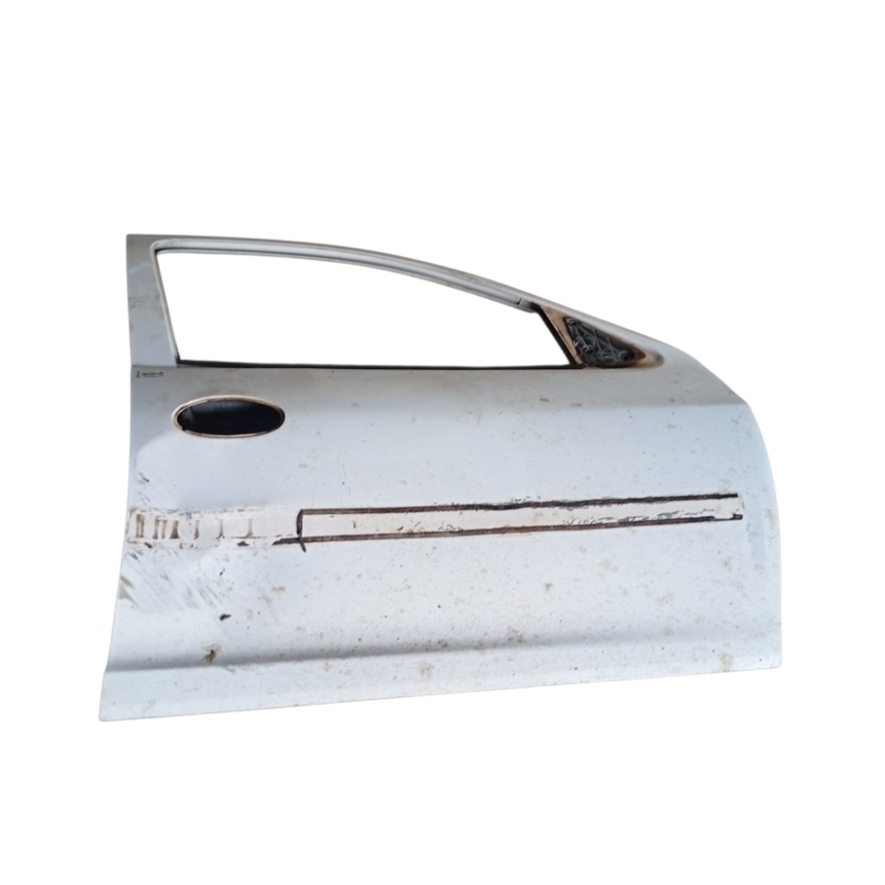Porta Dianteira Direita Gm Celta 2002 2003 C/detalhes Dianteira Direito