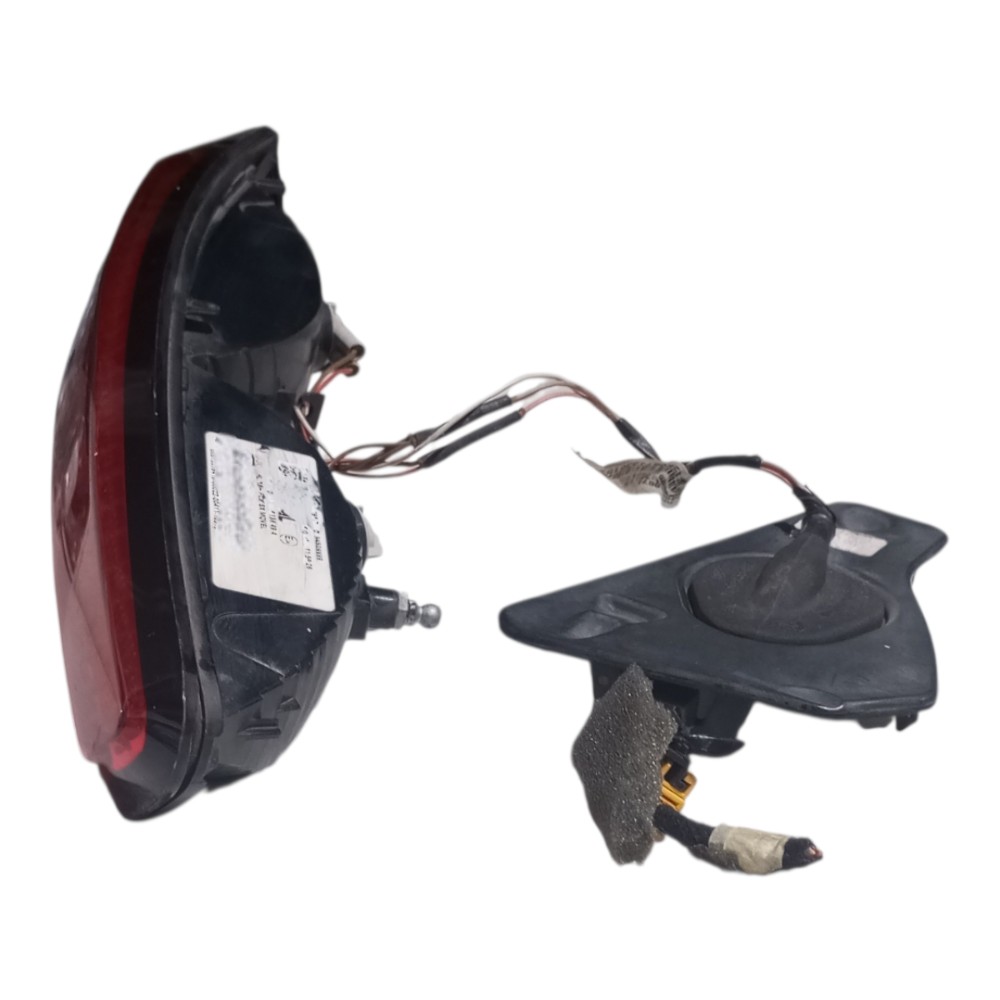Lanterna Tampa Traseira Esquerda Fiat Argo 2019  2020 Esquerdo/motorista Vermelha / Branca 7