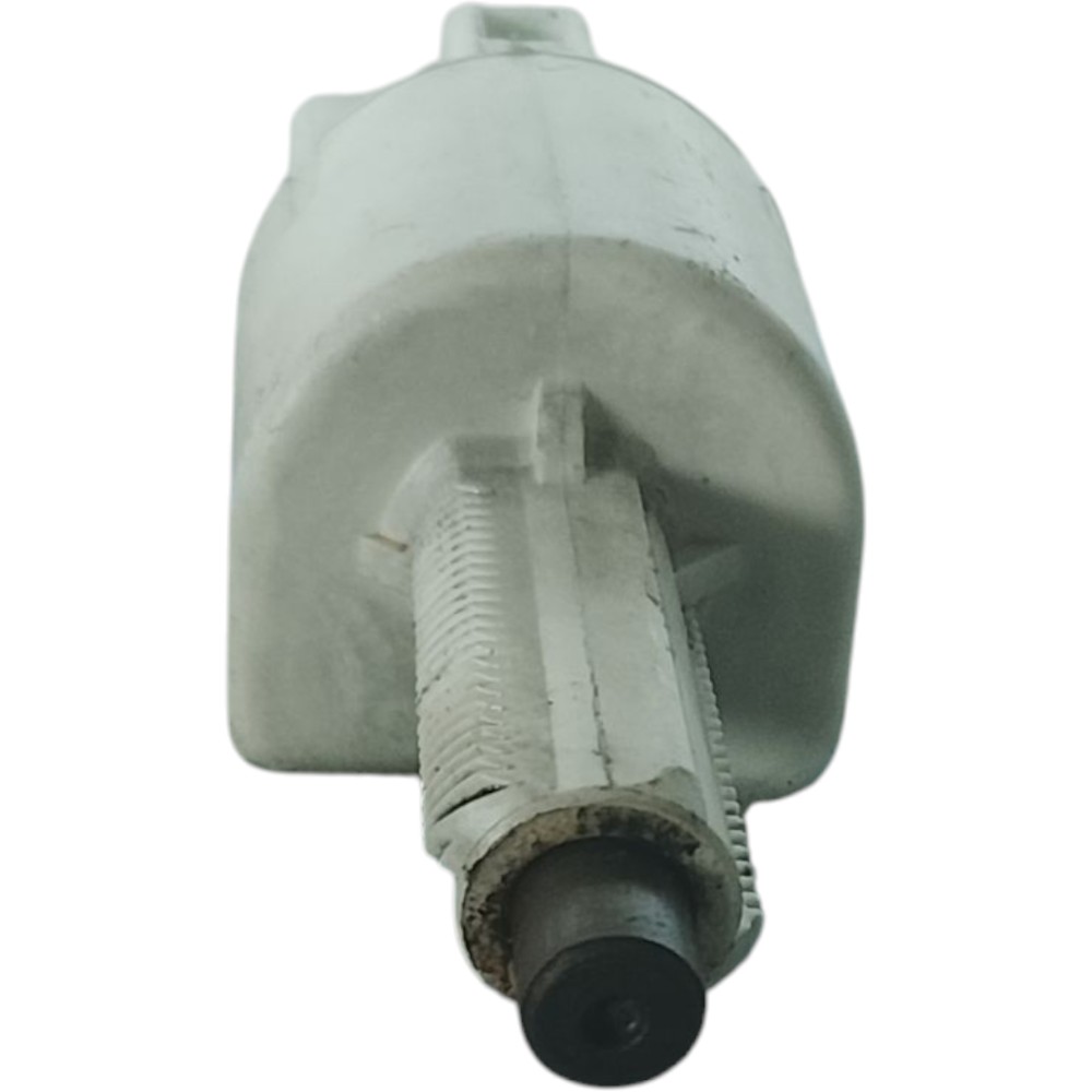 Interruptor de pedal freio Toyota etios 2015 4