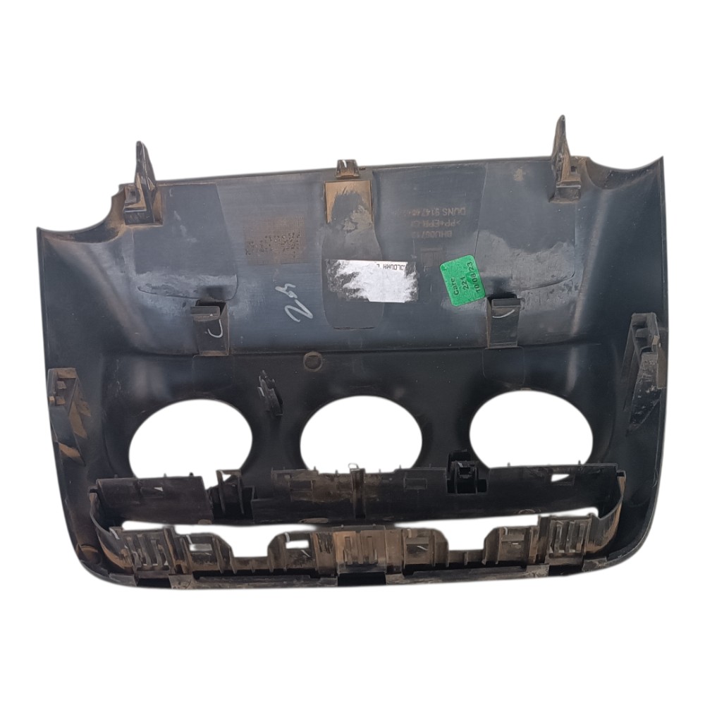 Moldura Comando Ar Condicionado Chevrolet Tracker 2020 2025 5