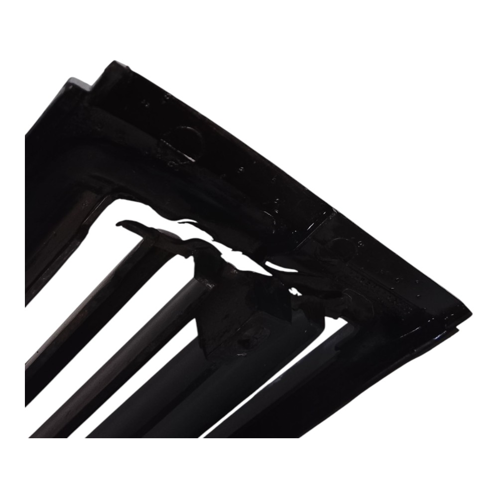 Grade Dianteira C/detalhe Volkswagen Kombi 2010 A 2014 Preto 8