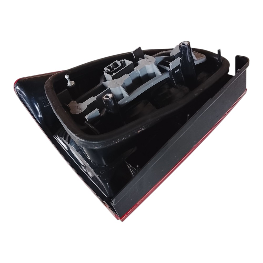 Laterna Traseira Direita Fiat Strada 2004 2010 Direito/passageiro Vermelho 1