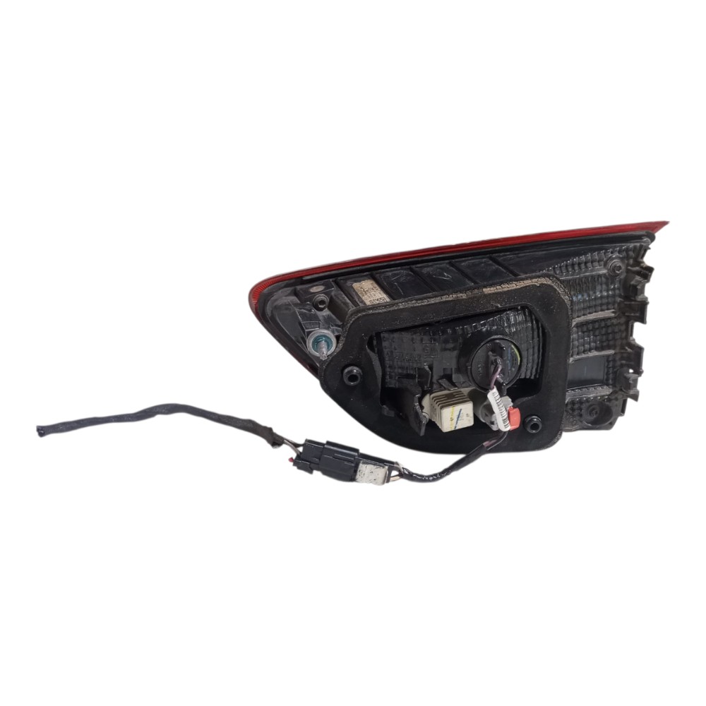 Lanterna Tampa Traseira Esquerda Chevrolet Onix sedan 20/21 3