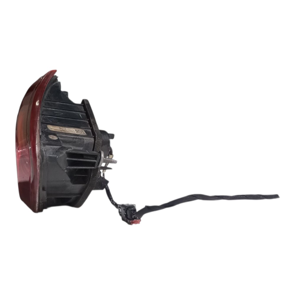 Lanterna Tampa Traseira Esquerda Chevrolet Onix sedan 20/21 4