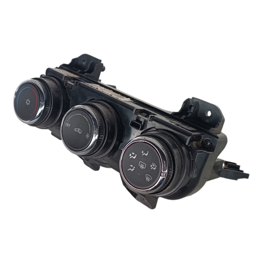 Comando Ar Condicionado Chevrolet Tracker 2021 2023