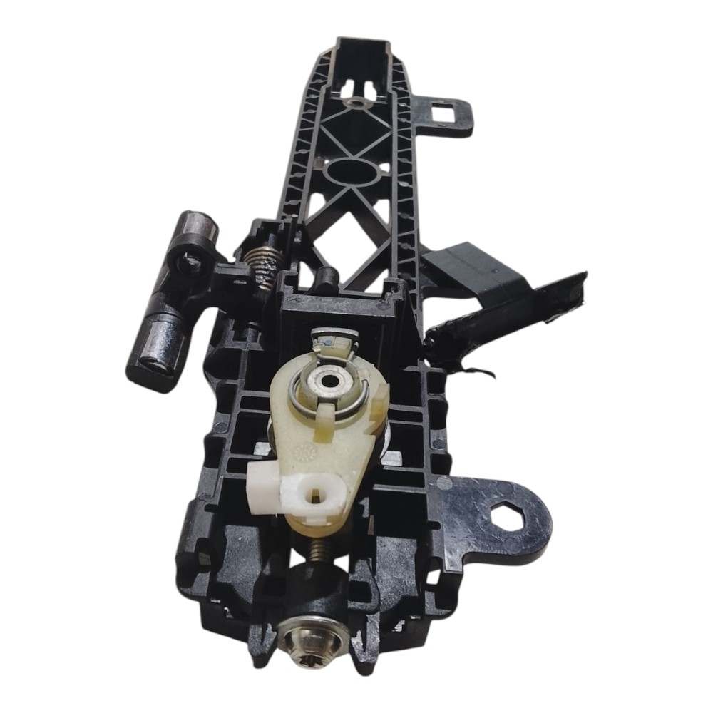 Suporte Maçaneta Dianteira Esquerda Tracker 2021 2022 2023 Preto 11