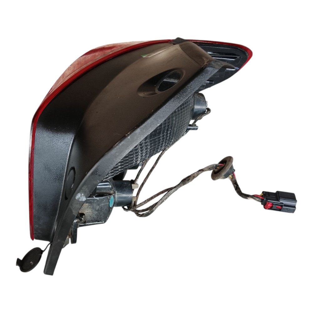 Laterna Chevrolet Onix 2022 Traseira L E 5