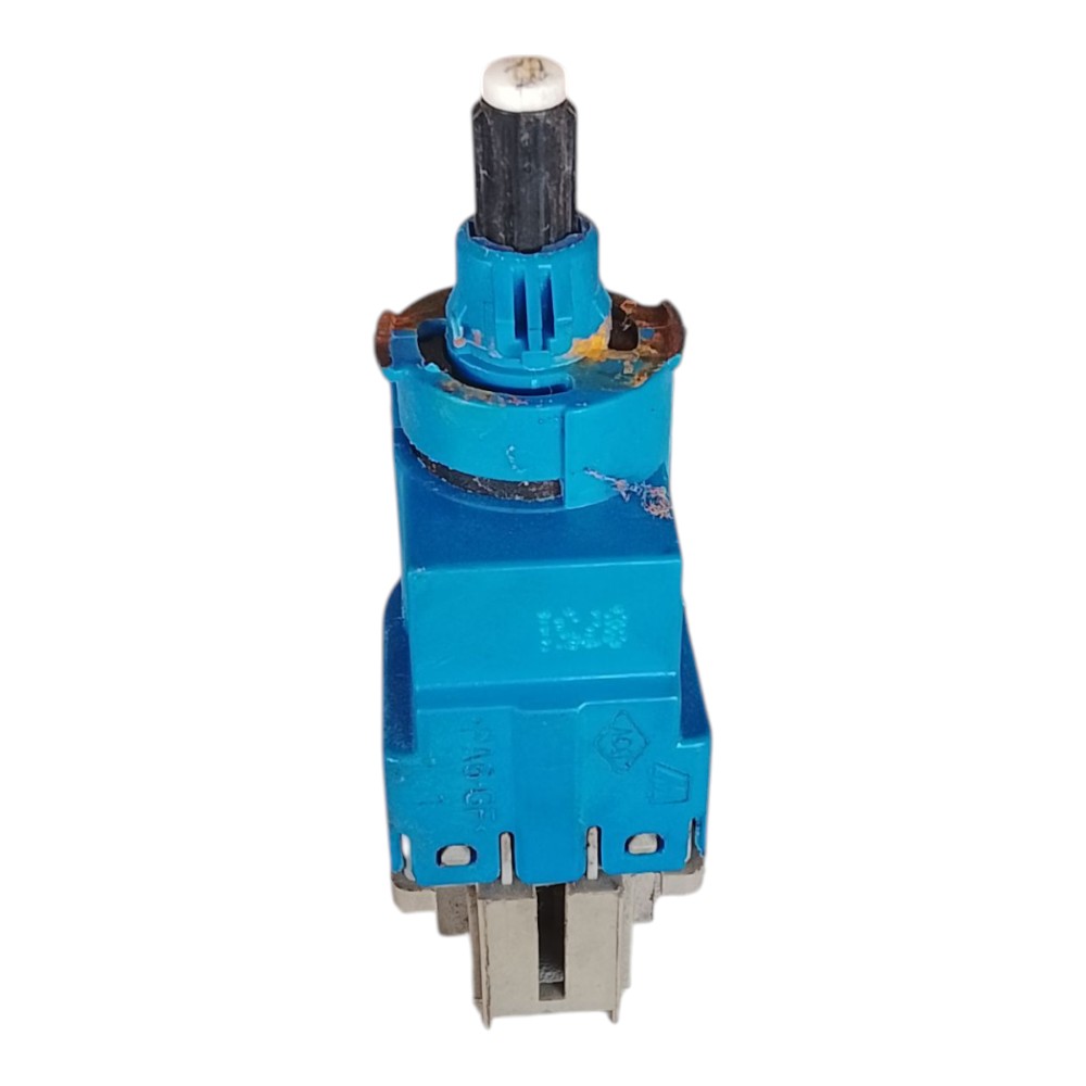 Interruptor Do Pedal Embreagem Renault Logan Sandero Kwid 11