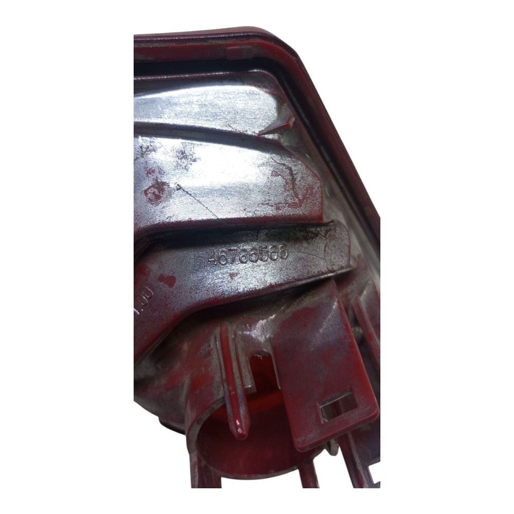 Lanterna Tampa Traseira Direita Fiat Stilo 2003 2012 Vermelha 7