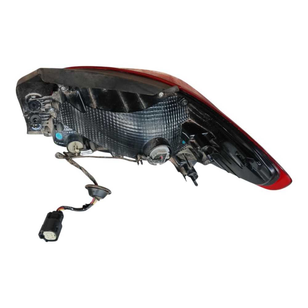 Laterna Chevrolet Onix 2022 Traseira L E 4