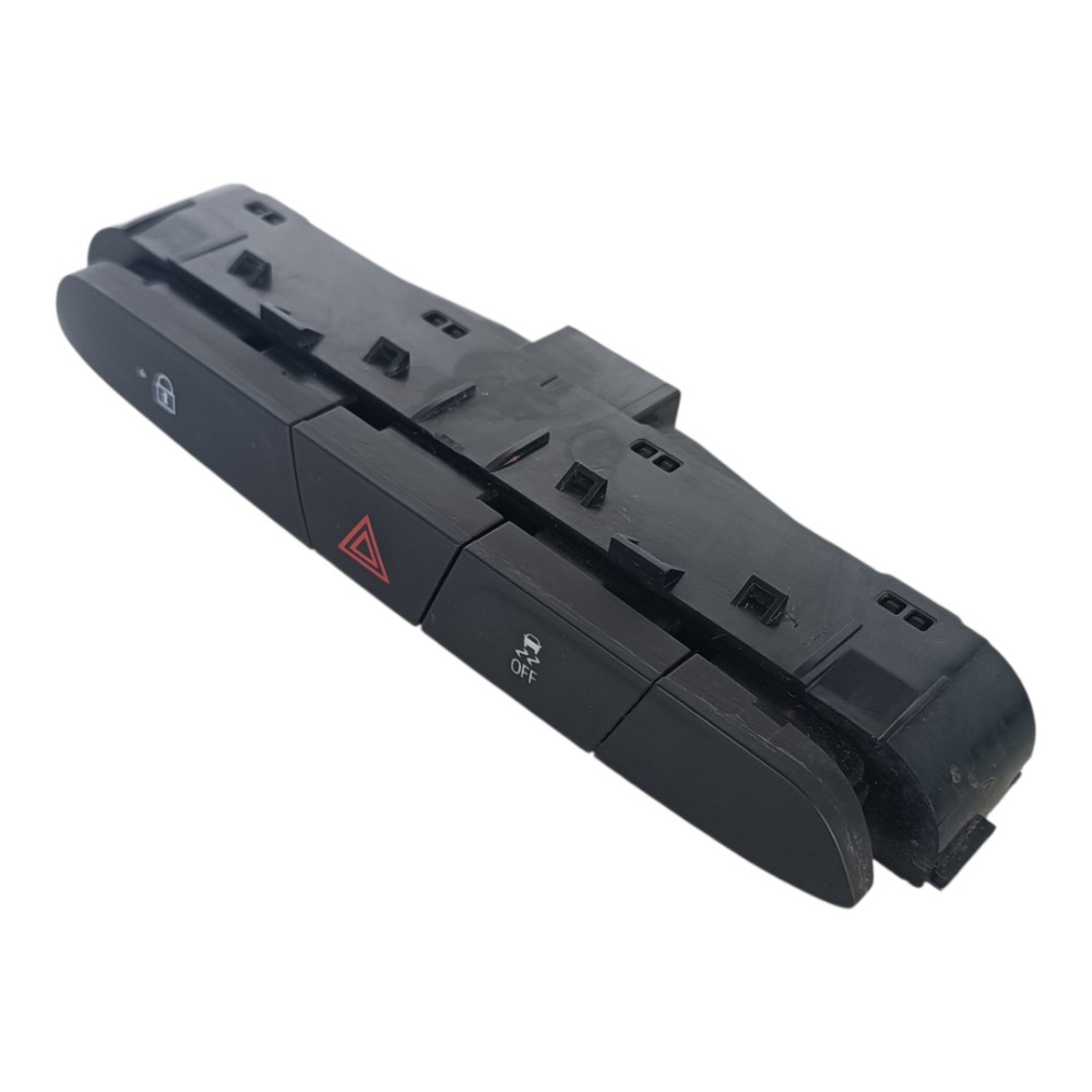 Botão Comando Pisca Alerta Chevrolet Tracker 2020 2024 Preto 1