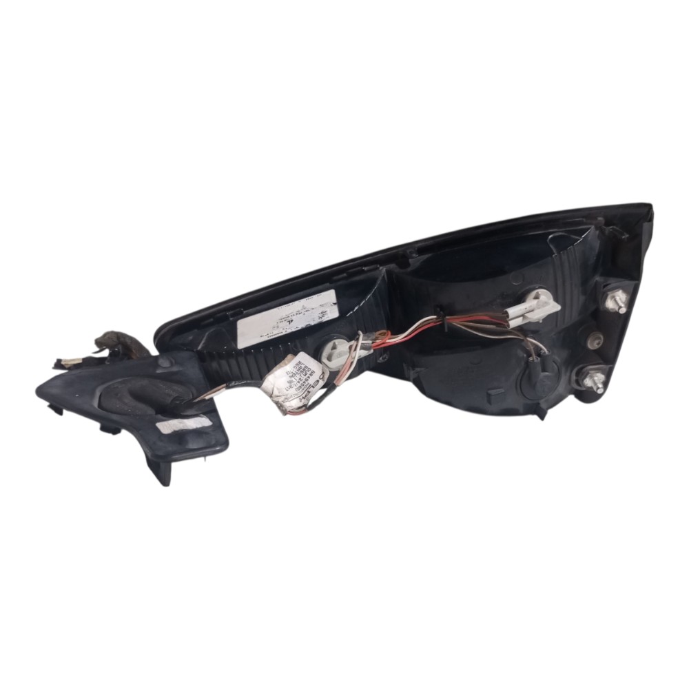 Lanterna Tampa Traseira Esquerda Fiat Argo 2019  2020 Esquerdo/motorista Vermelha / Branca 5