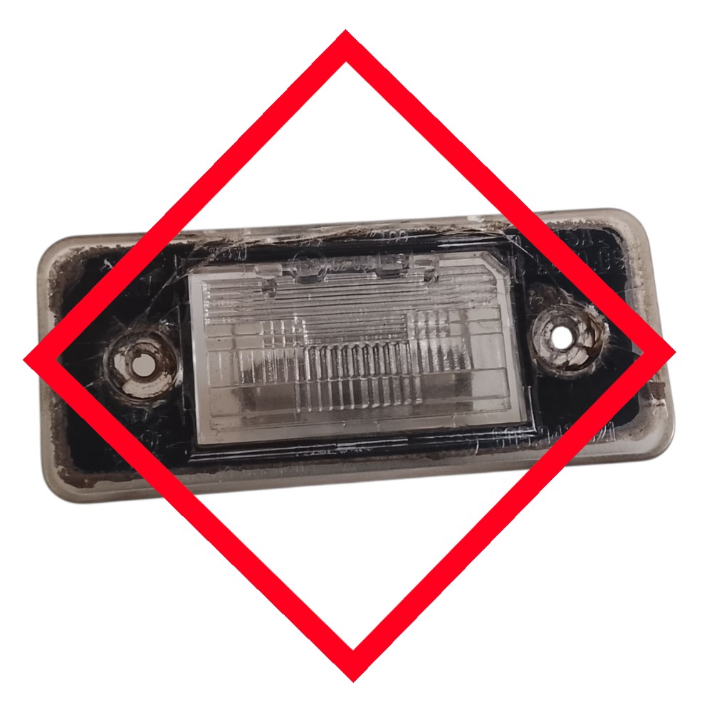 Luz De Placa Traseiro Vw Space Fox Polo Sedan 2009